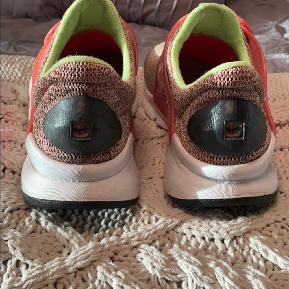 Nike woman’s Sock Dart sneakers - Picture 5 of 7
